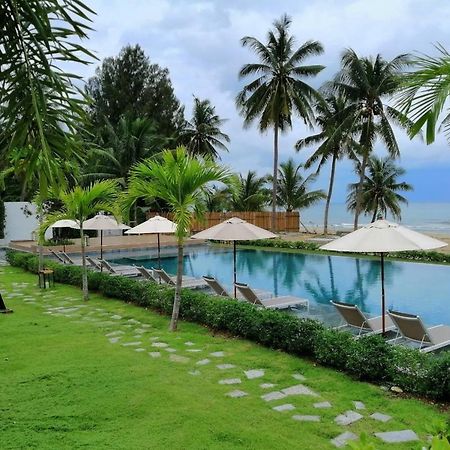 Tungtong Beach Villas Thap Sakae Luaran gambar