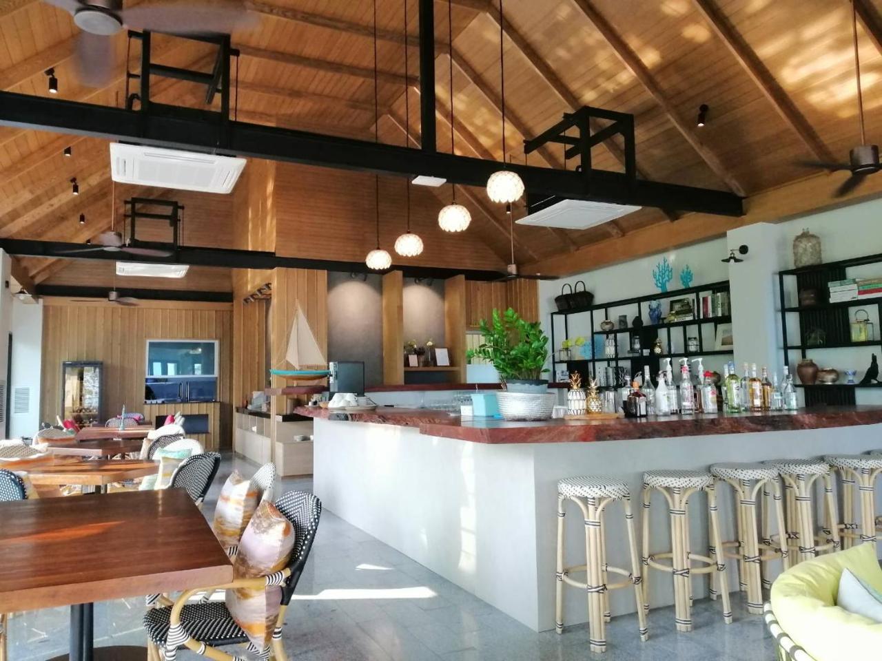 Tungtong Beach Villas Thap Sakae Luaran gambar