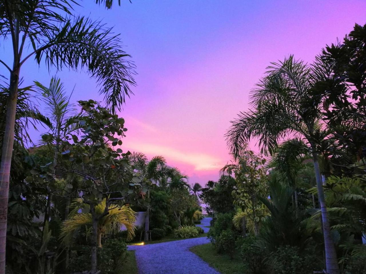 Tungtong Beach Villas Thap Sakae Luaran gambar