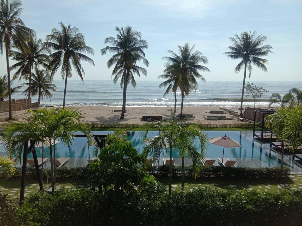 Tungtong Beach Villas Thap Sakae Luaran gambar