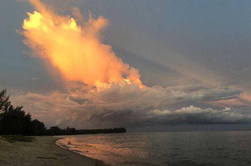 Tungtong Beach Villas Thap Sakae Luaran gambar